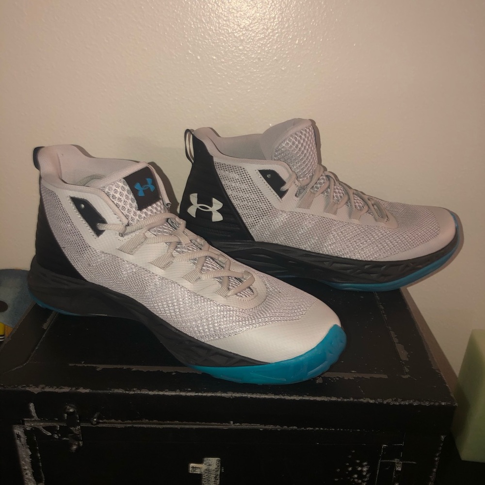 Under Armour Men’s basketball shoes